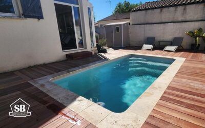 Jolie plage de piscine
