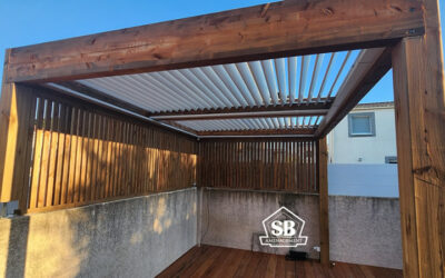 Pergola bioclimatique et brise-vue