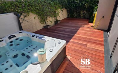 Terrasse bois en padouk autour de ce spa Mr Spas